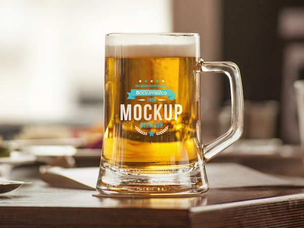 Mockup logo verre de bierre